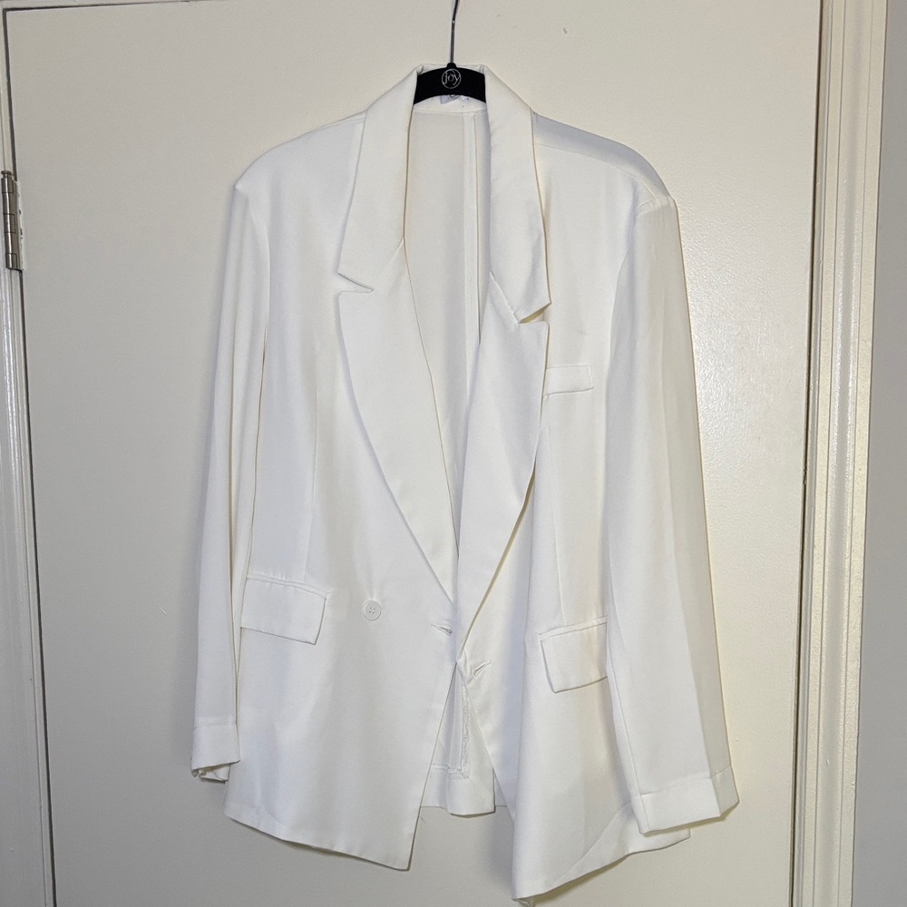 Elegant White Blazer